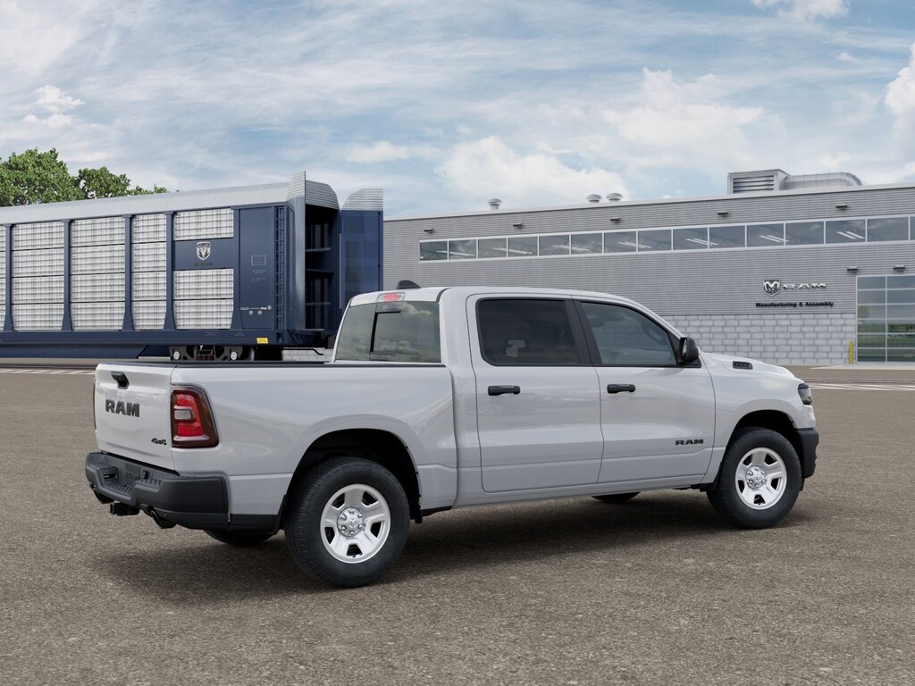 New 2026 Ram 1500 TRADESMAN CREW CAB 4X4 5'7 BOX Pickup