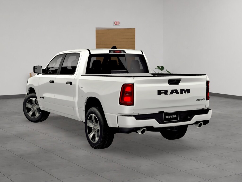 New 2026 Ram 1500 EXPRESS CREW CAB 4X4 5'7 BOX Pickup