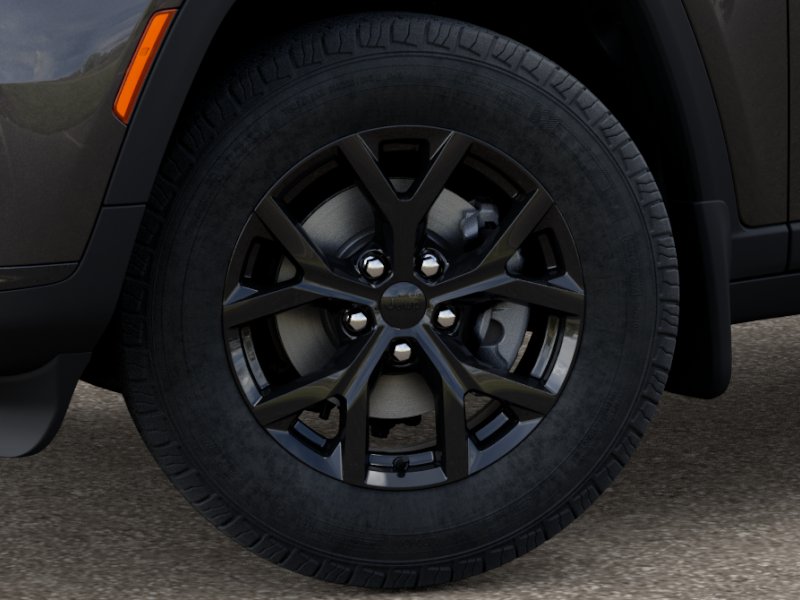 2025 Jeep Grand Cherokee Altitude photo 3