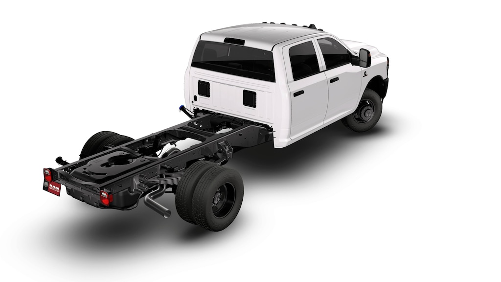 New 2026 Ram 3500 TRADESMAN CREW CAB CHASSIS 4X4 60' CA Pickup