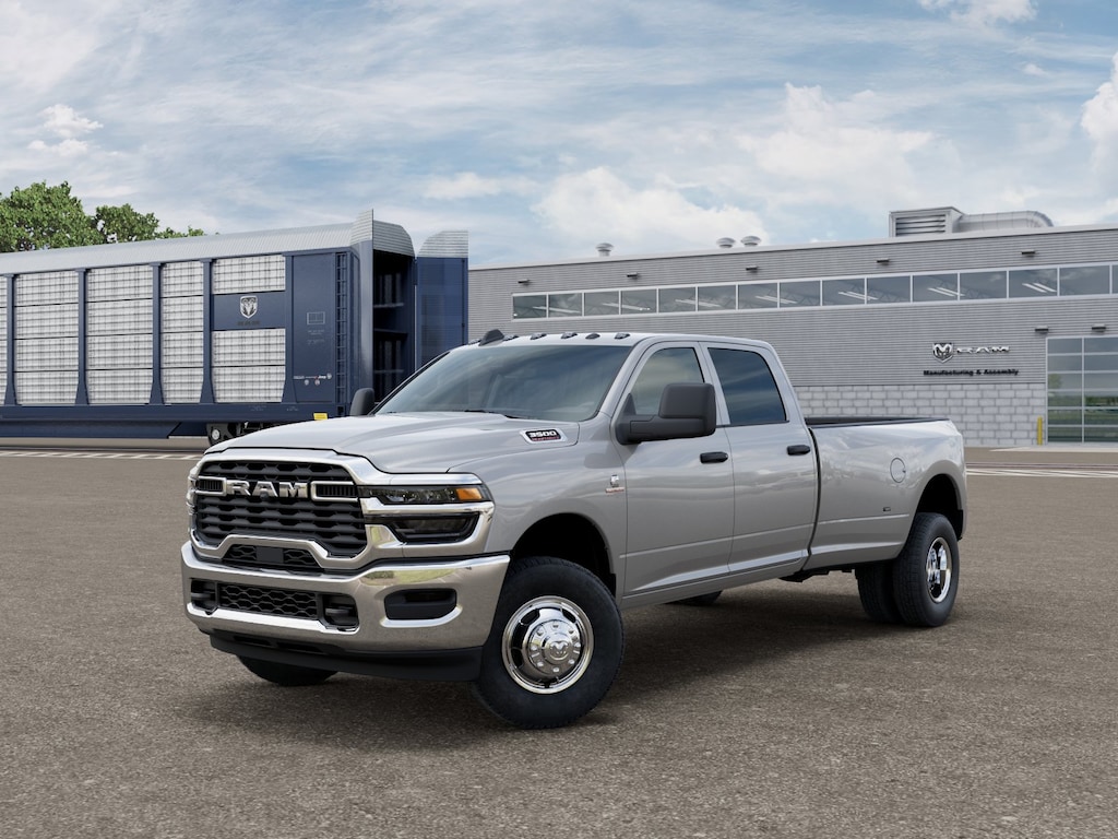 New 2026 Ram 3500 TRADESMAN CREW CAB 4X4 8' BOX Pickup