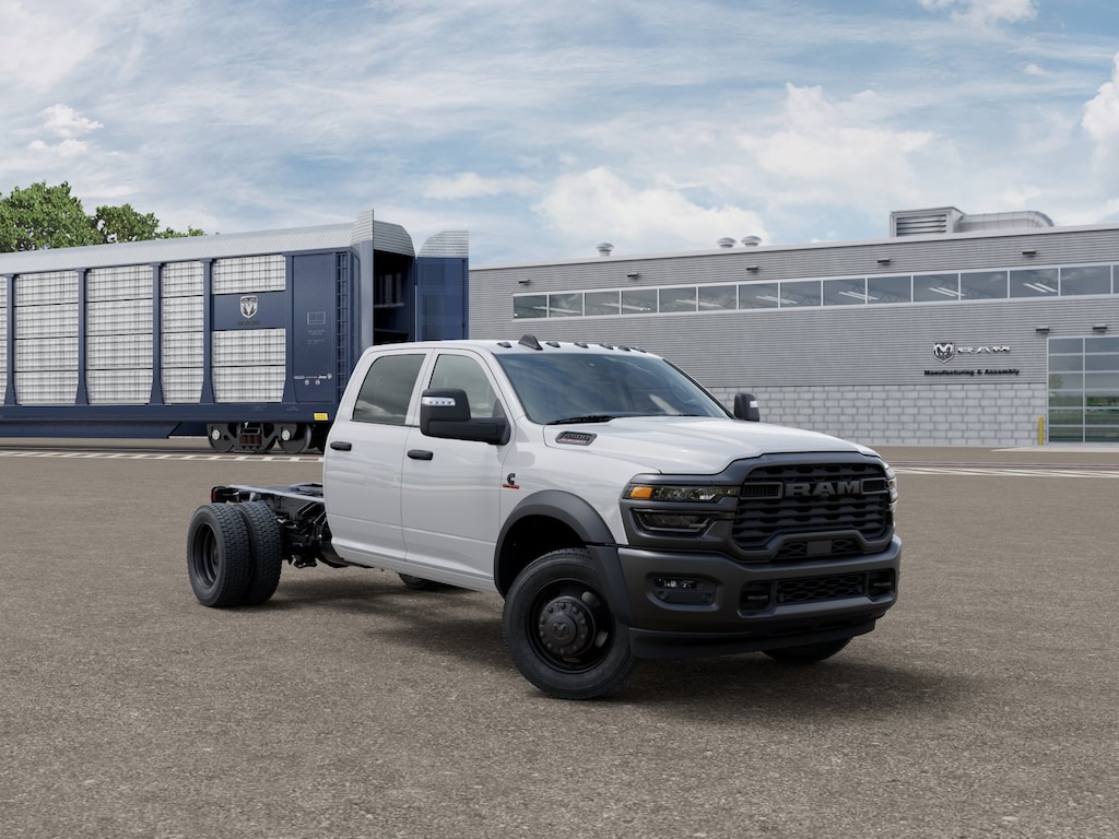New 2026 Ram 5500 TRADESMAN CHASSIS CREW CAB 4X4 60' CA Pickup