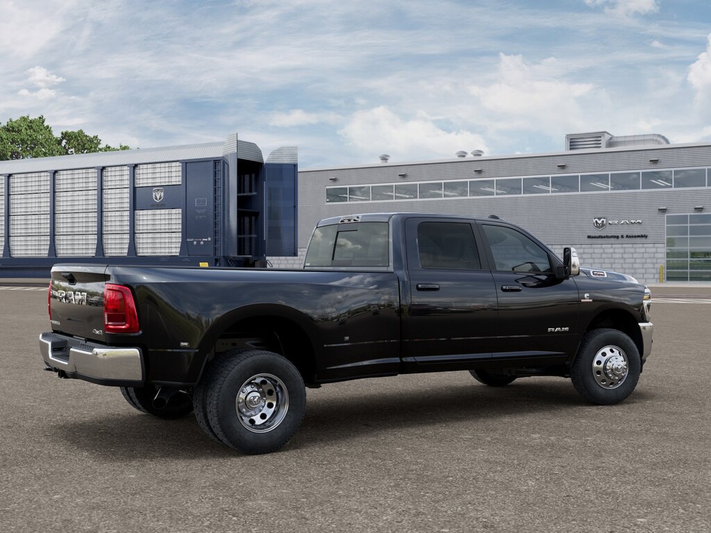 New 2026 Ram 3500 LARAMIE CREW CAB 4X4 8' BOX Pickup