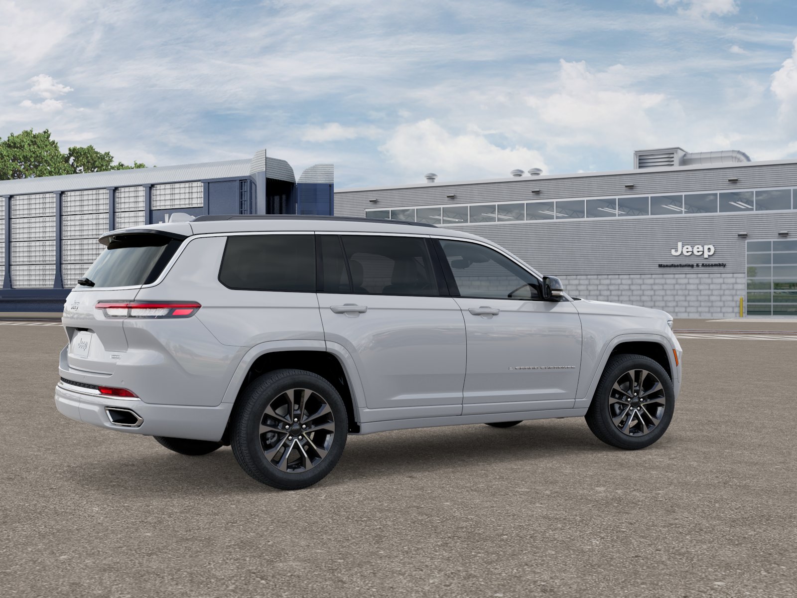 2025 Jeep Grand Cherokee Overland photo 2