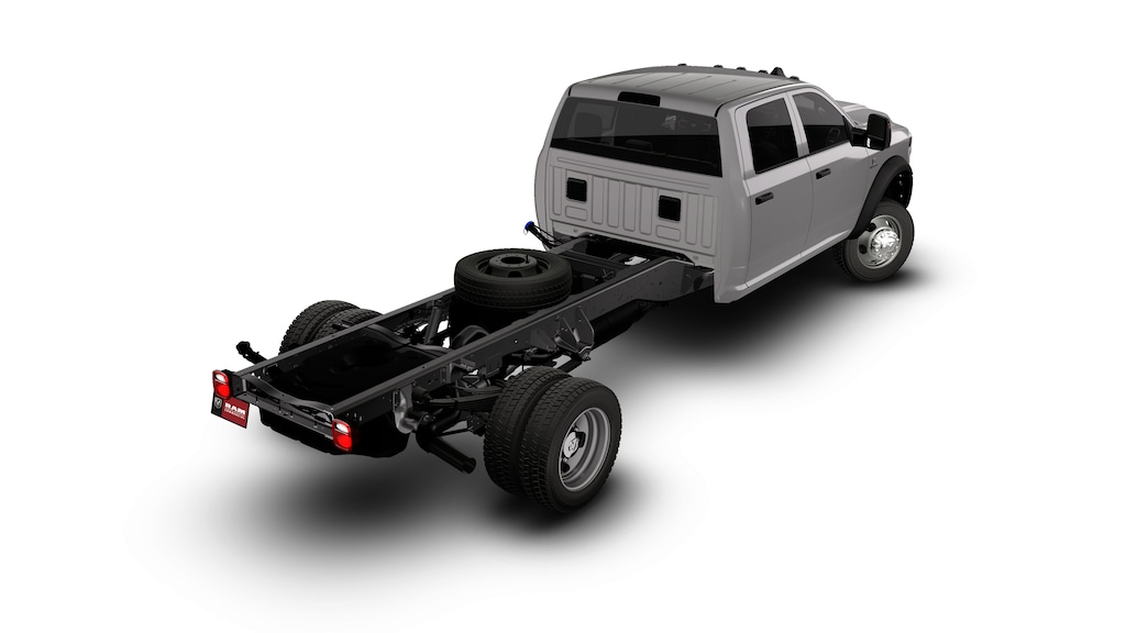 New 2026 Ram 5500 TRADESMAN CHASSIS CREW CAB 4X4 84' CA Pickup