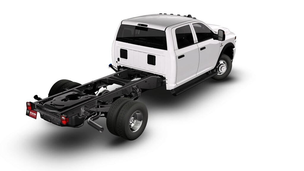 New 2026 Ram 3500 Chassis Cab TRADESMAN CREW 4X4 60' CA Pickup