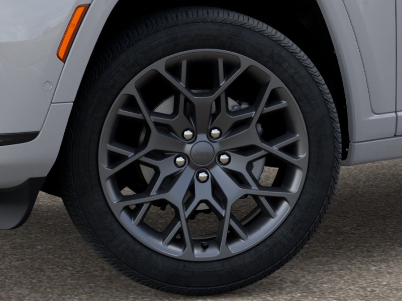 2025 Jeep Grand Cherokee L Summit photo 4