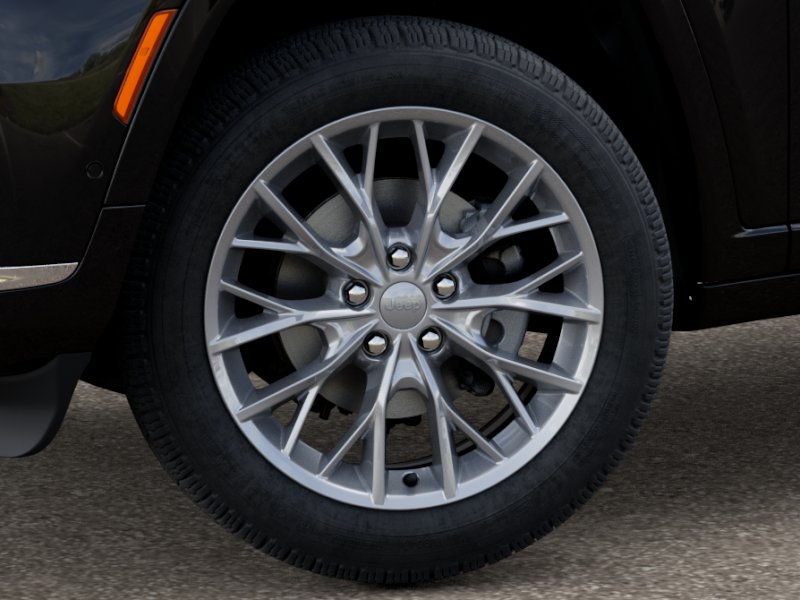 2025 Jeep Grand Cherokee L Summit photo 3