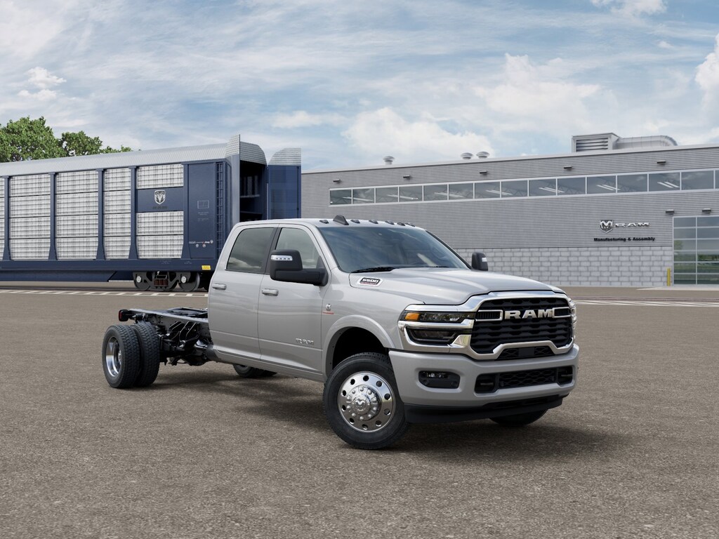 New 2026 Ram 5500 Chassis Cab BIG HORN CREW 4X4 84' CA Pickup