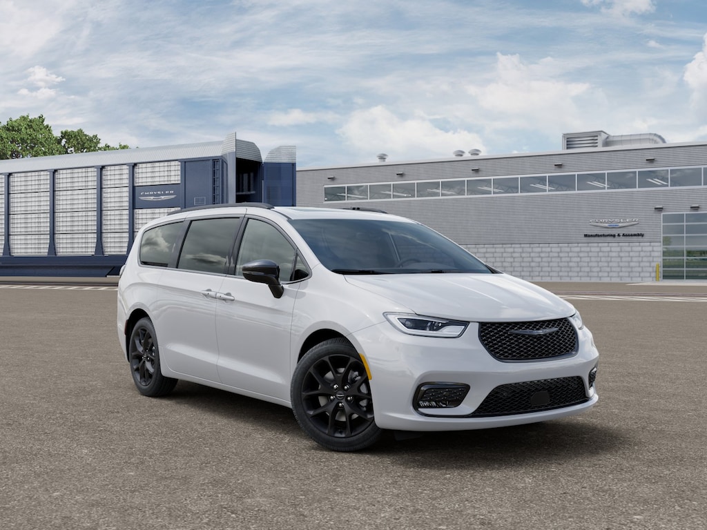 New 2026 Chrysler Pacifica Limited Passenger Van