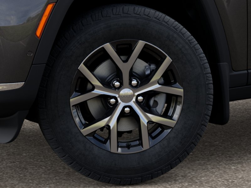 2025 Jeep Grand Cherokee Limited photo 3