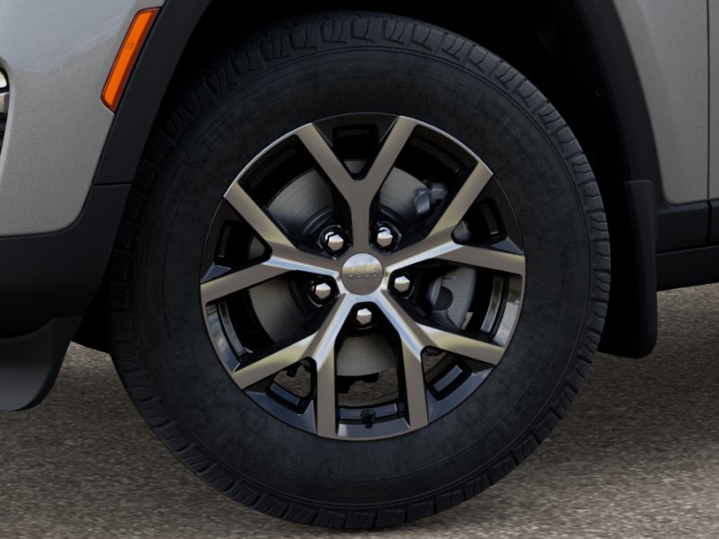 2025 Jeep Grand Cherokee Limited photo 3