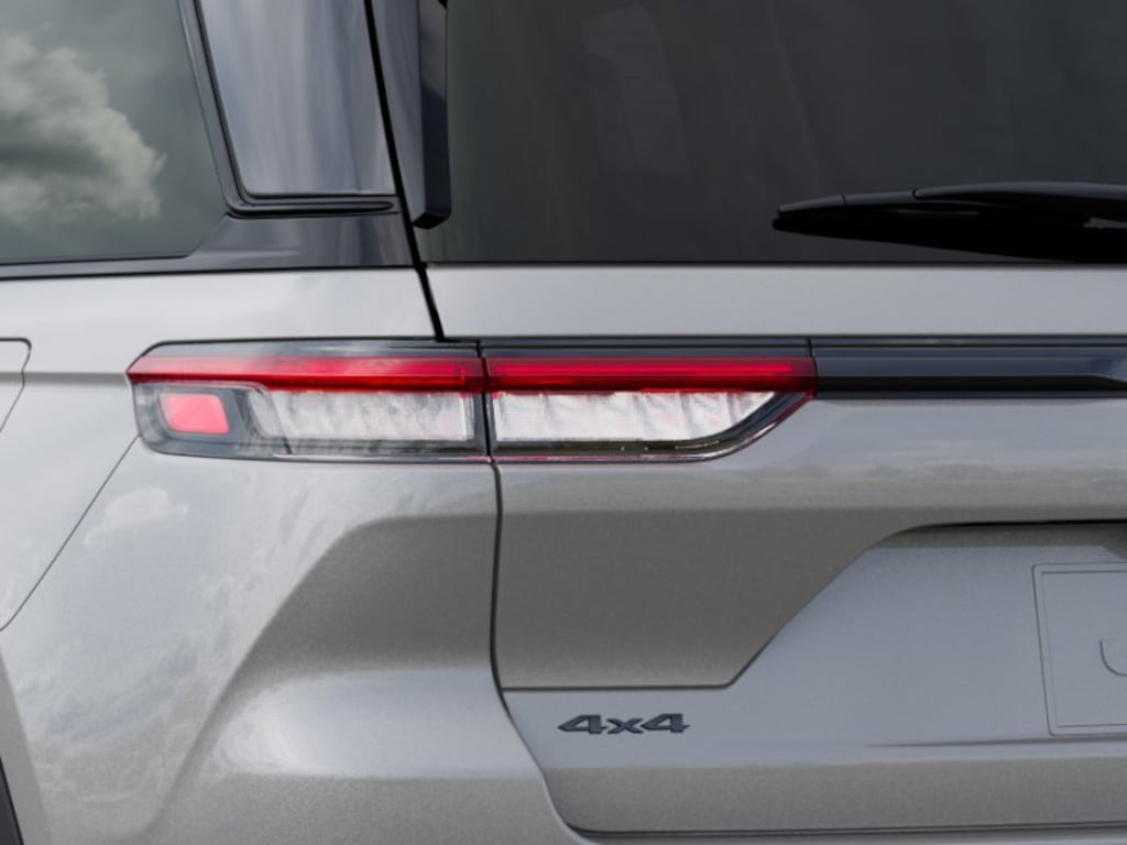 New 2025 Jeep Grand Cherokee Limited 4x4 Sport Utility