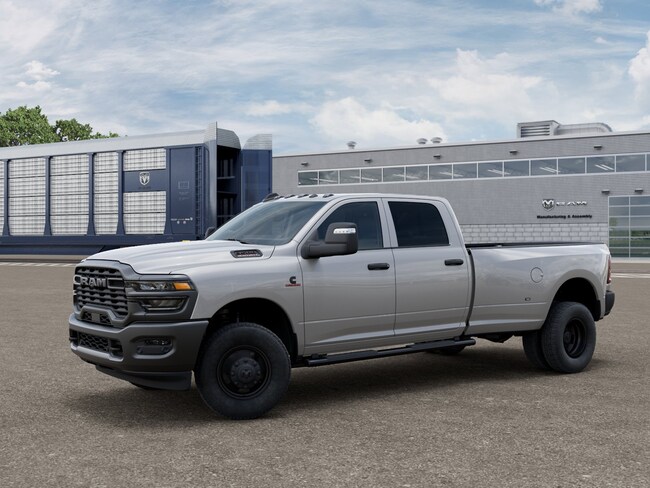 2026 Ram 3500 TRADESMAN CREW CAB 4X4 8' BOX Pickup