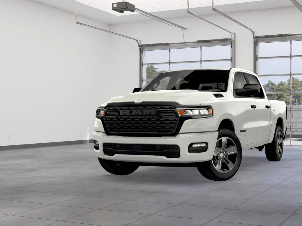 New 2026 Ram 1500 EXPRESS CREW CAB 4X4 5'7 BOX Pickup