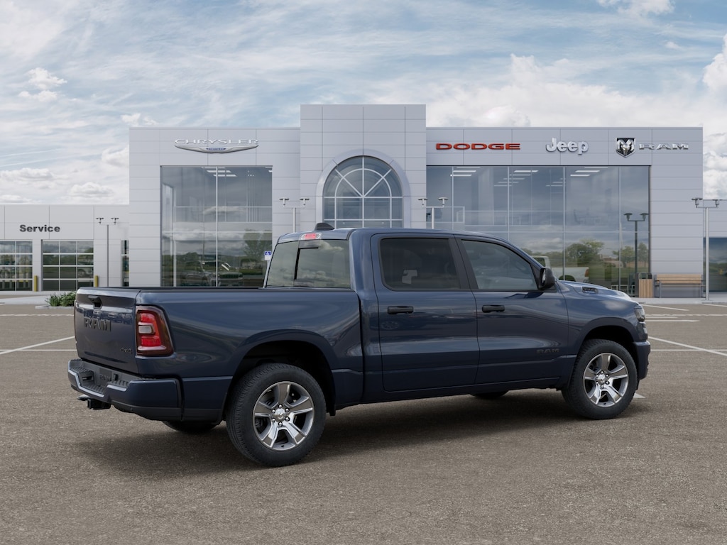 New 2026 Ram 1500 EXPRESS CREW CAB 4X4 5'7 BOX Pickup