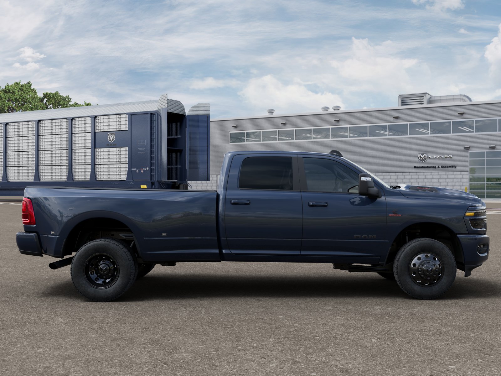 2026 RAM 3500 Laramie - Photo 19