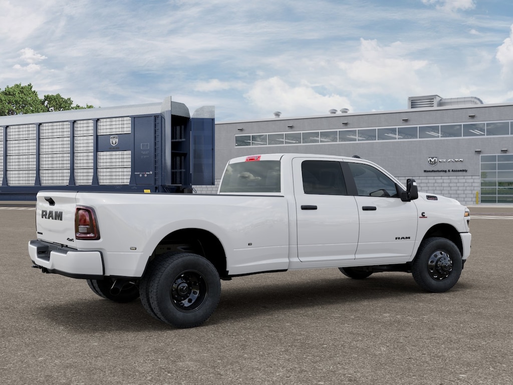 New 2026 Ram 3500 BIG HORN CREW CAB 4X4 8' BOX Pickup