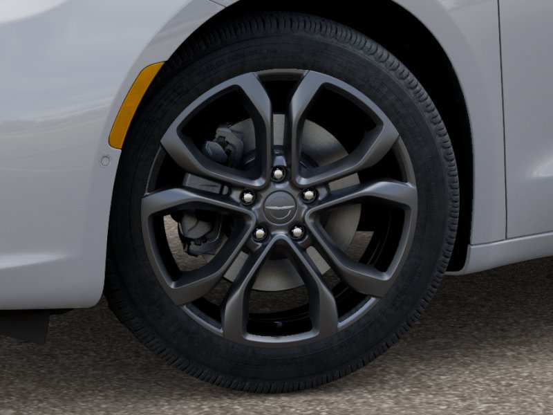 2026 Chrysler Pacifica photo 4