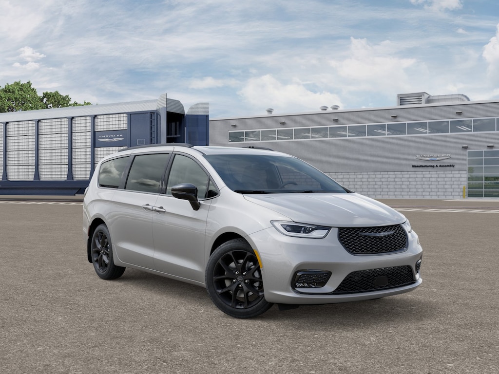 New 2026 Chrysler Pacifica LIMITED AWD Passenger Van