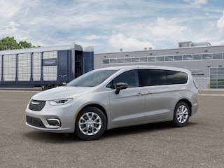 New 2026 Chrysler Pacifica LIMITED Passenger Van in Archbold, OH