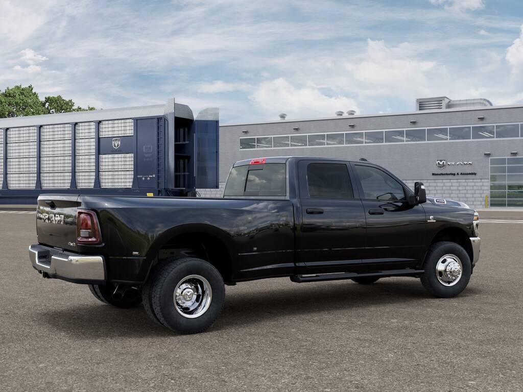 New 2026 Ram 3500 TRADESMAN CREW CAB 4X4 8' BOX Pickup