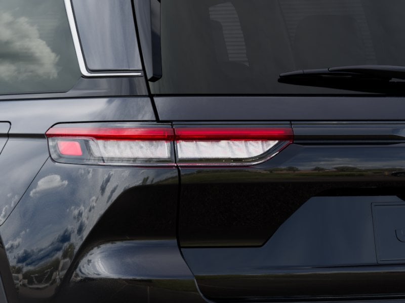 2025 Jeep Grand Cherokee Laredo Altitude photo 4