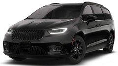 2026 Chrysler Pacifica Limited Passenger Van