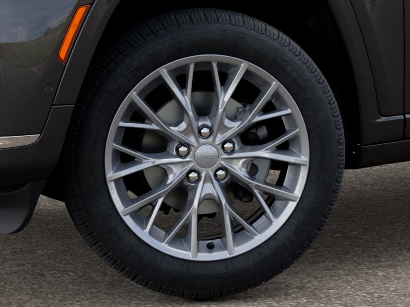 2025 Jeep Grand Cherokee L Summit photo 3