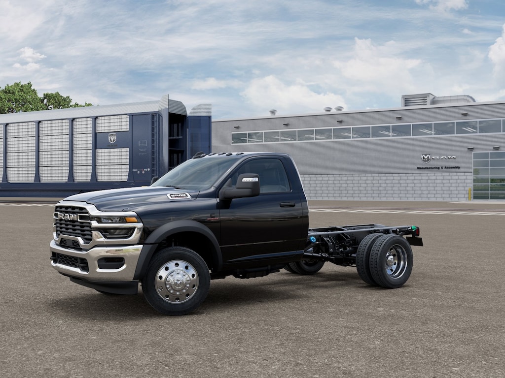 New 2026 Ram 5500 TRADESMAN CHASSIS REGULAR CAB 4X4 60' CA Pickup