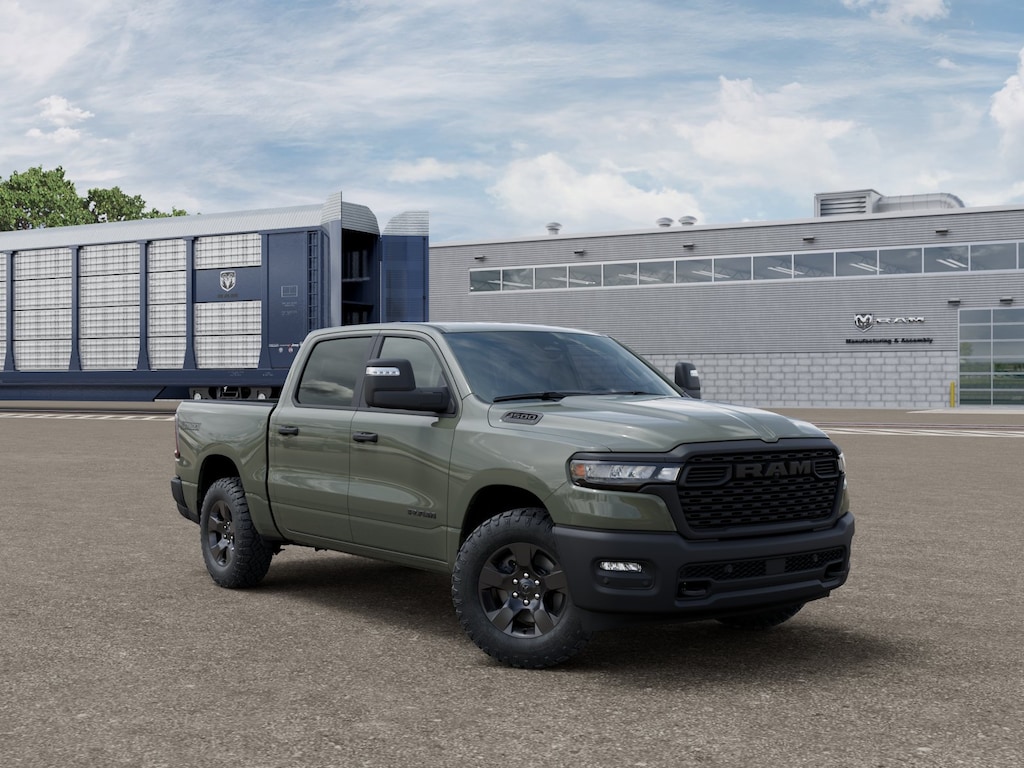 New 2026 Ram 1500 WARLOCK CREW CAB 4X4 5'7 BOX Pickup