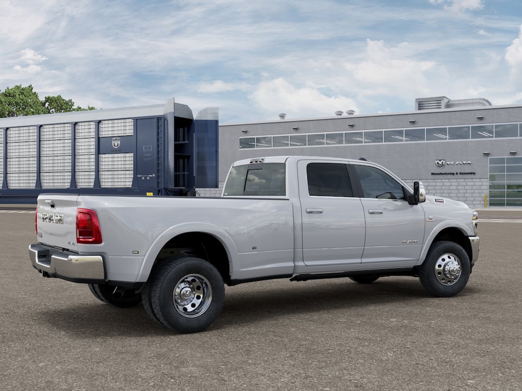 New 2026 Ram 3500 LIMITED LONGHORN CREW CAB 4X4 8' BOX Pickup