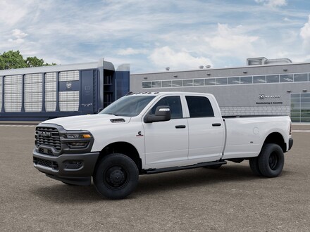 2026 Ram 3500 TRADESMAN CREW CAB 4X4 8' BOX Pickup