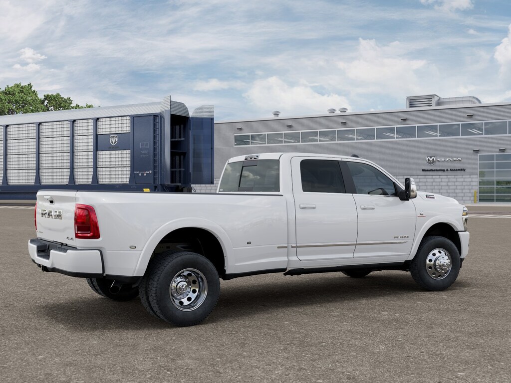 New 2026 Ram 3500 LIMITED CREW CAB 4X4 8' BOX Pickup