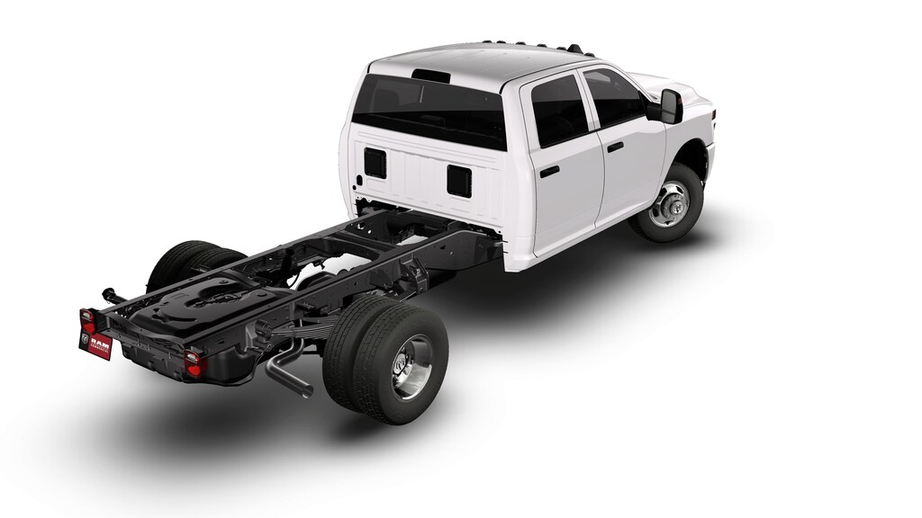 New 2026 Ram 3500 Chassis Cab TRADESMAN CREW 4X4 60' CA Pickup
