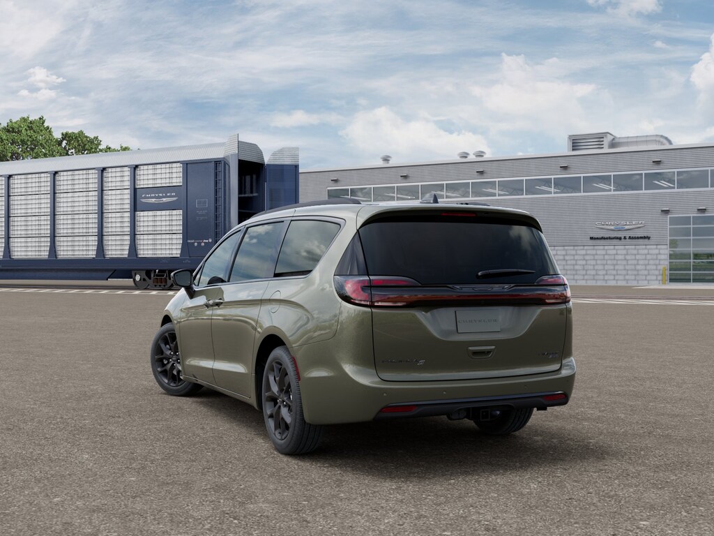 New 2027 Chrysler Pacifica LIMITED AWD Passenger Van