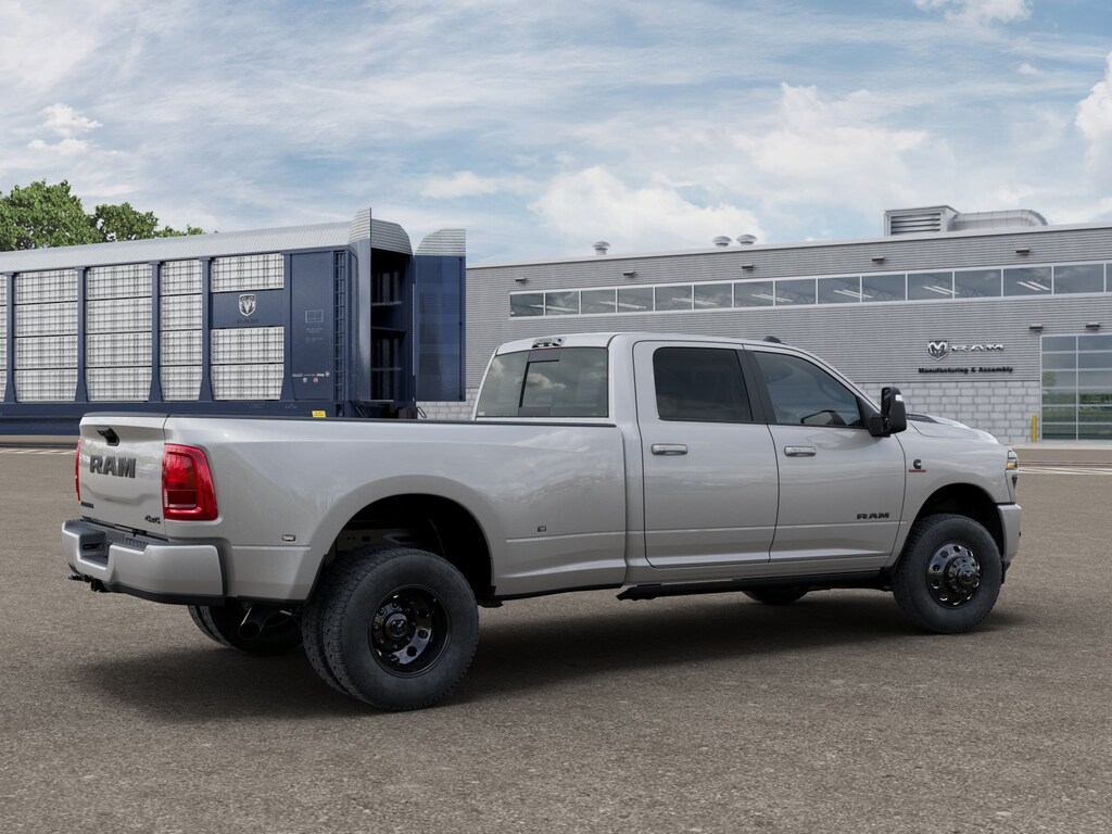 New 2026 Ram 3500 LARAMIE CREW CAB 4X4 8' BOX Pickup