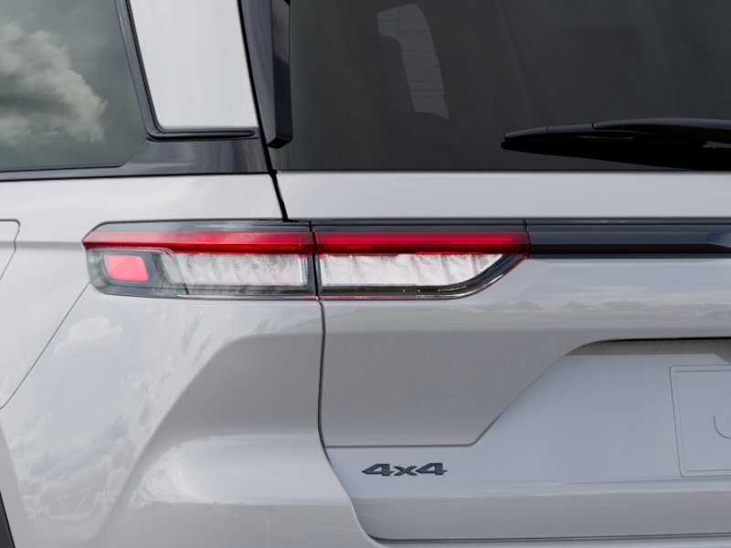 2025 Jeep Grand Cherokee Limited photo 3