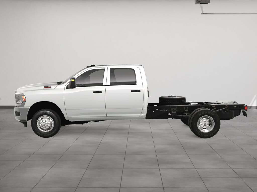 New 2024 Ram 3500 Chassis Cab TRADESMAN CREW 4X4 60' CA Pickup