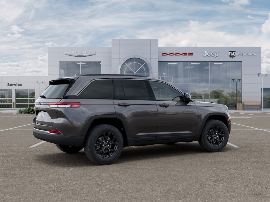 New 2026 Jeep Grand Cherokee Laredo Sport Utility