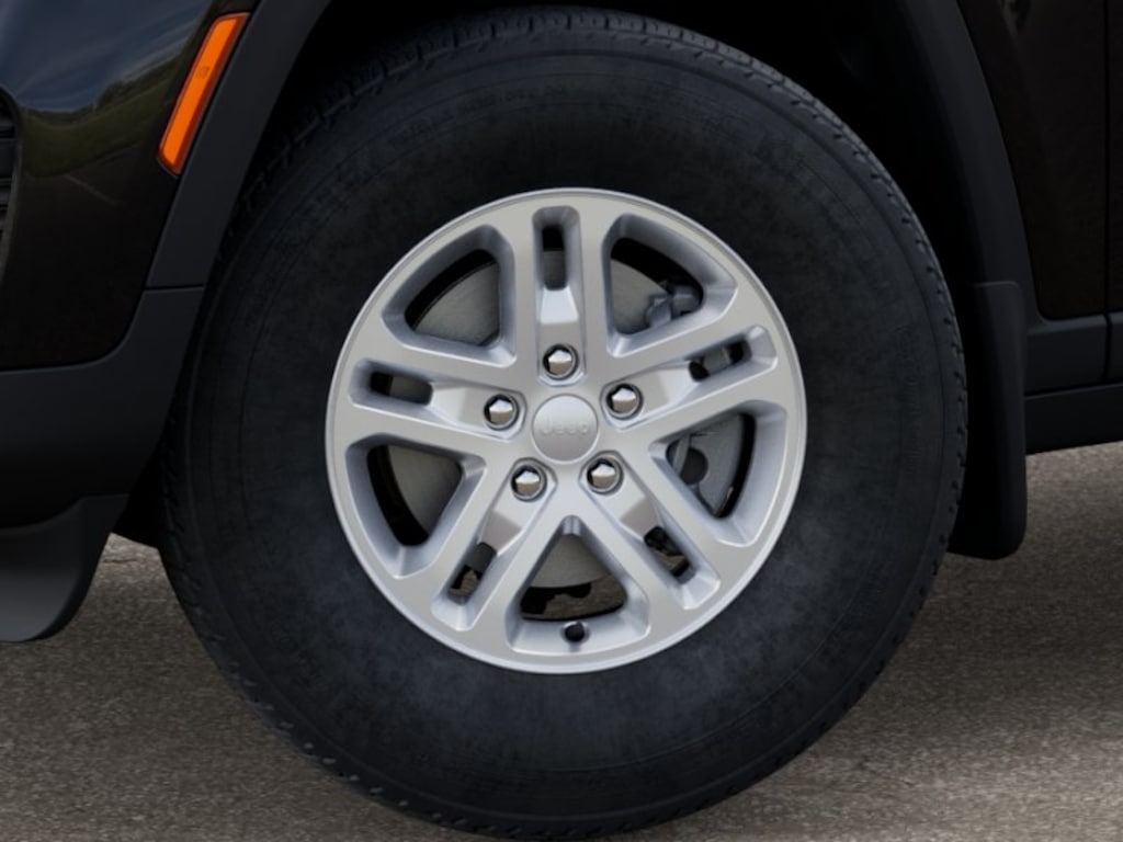 New 2025 Jeep Grand Cherokee LAREDO 4X2 Sport Utility