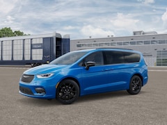 2026 Chrysler Pacifica Limited Passenger Van