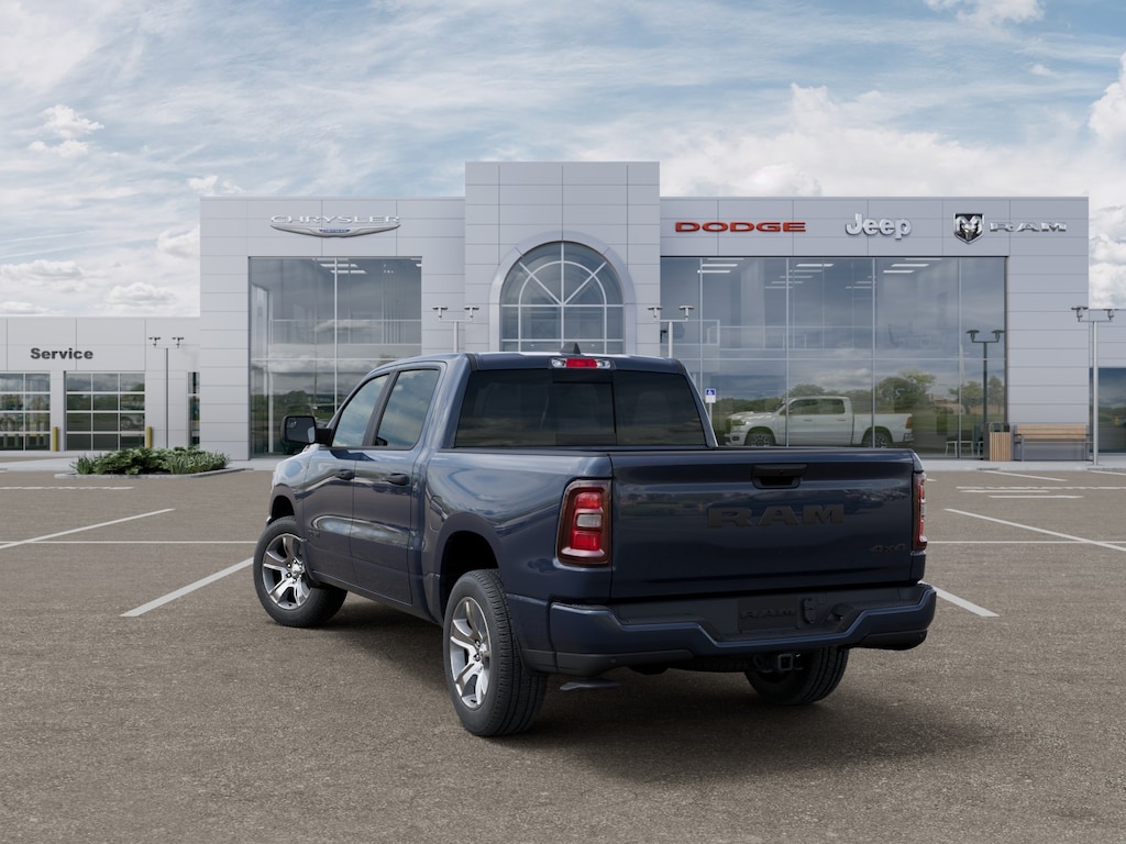 New 2026 Ram 1500 EXPRESS CREW CAB 4X4 5'7 BOX Pickup