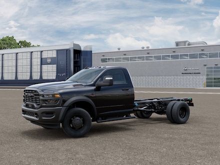 2026 Ram 3500 Chassis Cab TRADESMAN  REGULAR  4X4 84' CA Pickup