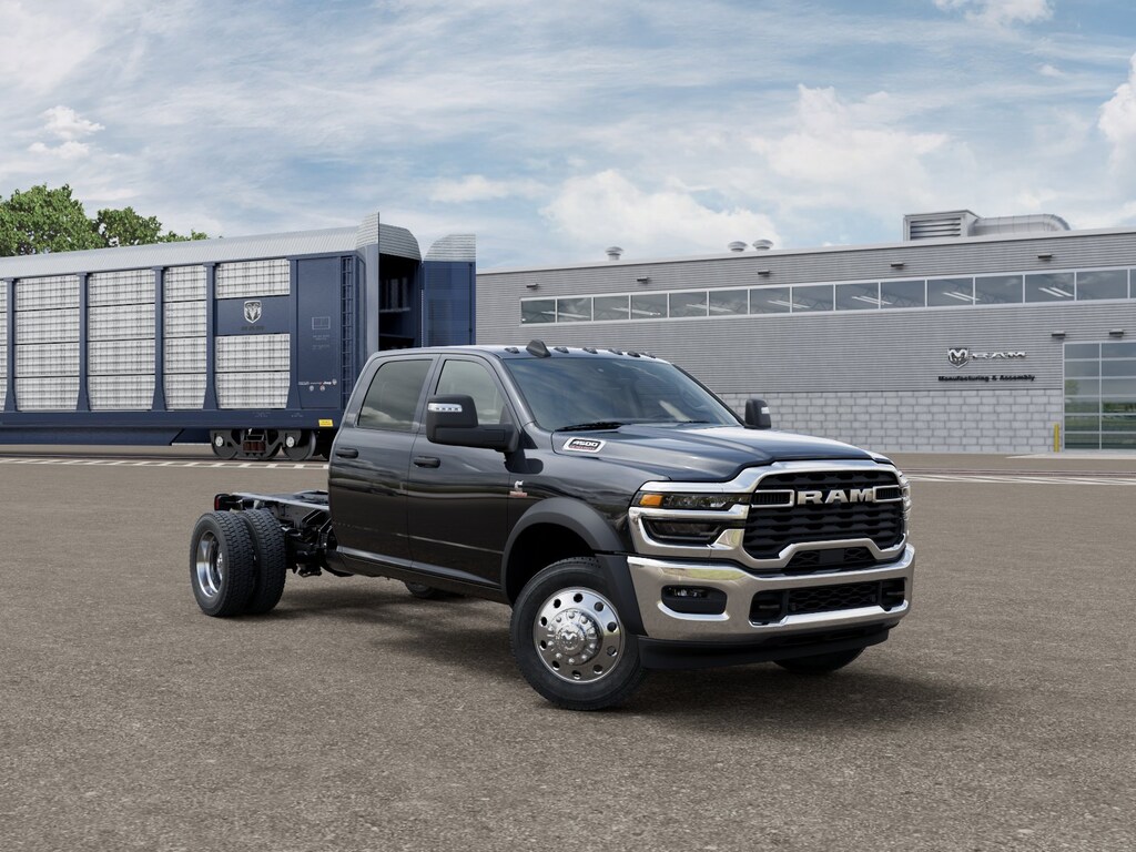 New 2026 Ram 4500 Chassis Cab TRADESMAN CREW 4X4 60' CA Pickup