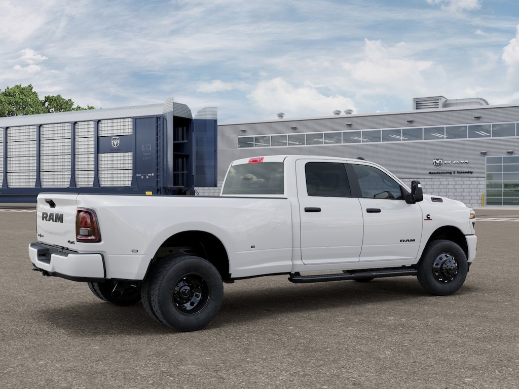 New 2026 Ram 3500 LONE STAR CREW CAB 4X4 8' BOX Pickup