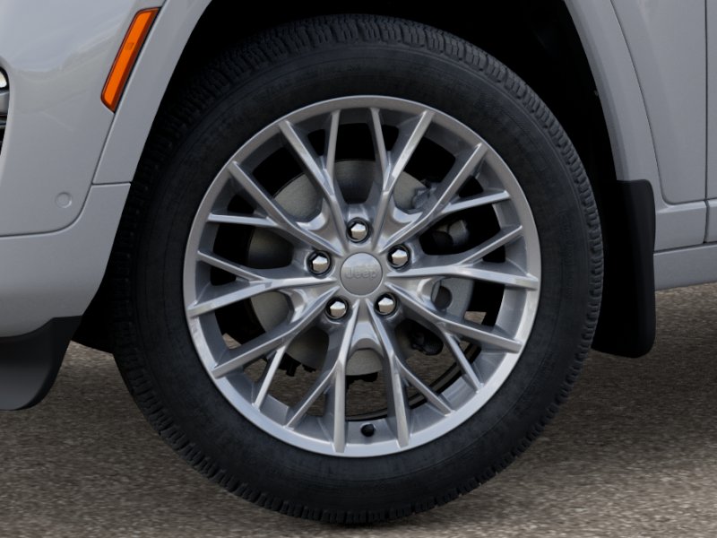 2025 Jeep Grand Cherokee Summit photo 4