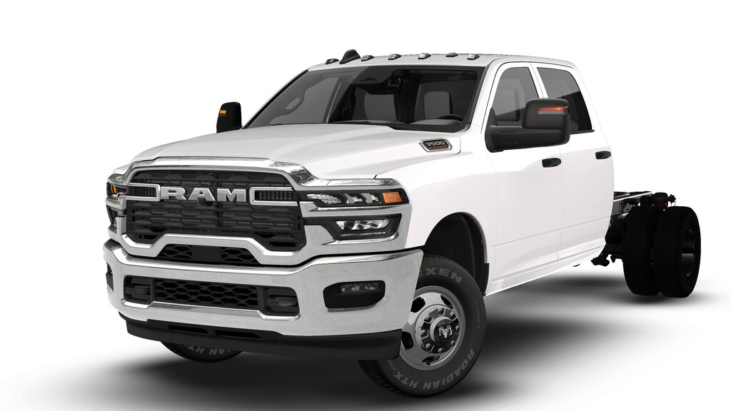 New 2026 Ram 3500 TRADESMAN CREW CAB CHASSIS 4X4 60' CA Pickup