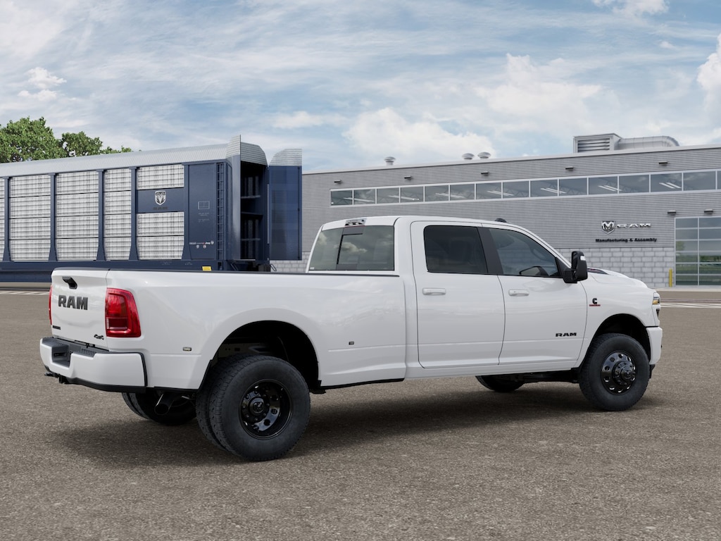 New 2026 Ram 3500 LARAMIE CREW CAB 4X4 8' BOX Pickup