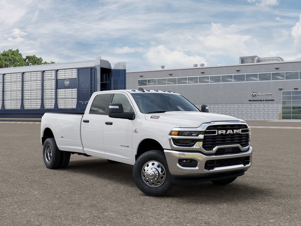 New 2026 Ram 3500 BIG HORN CREW CAB 4X4 8' BOX Pickup